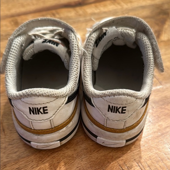 Nike Court Legacy Sneakers - Picture 4 of 4